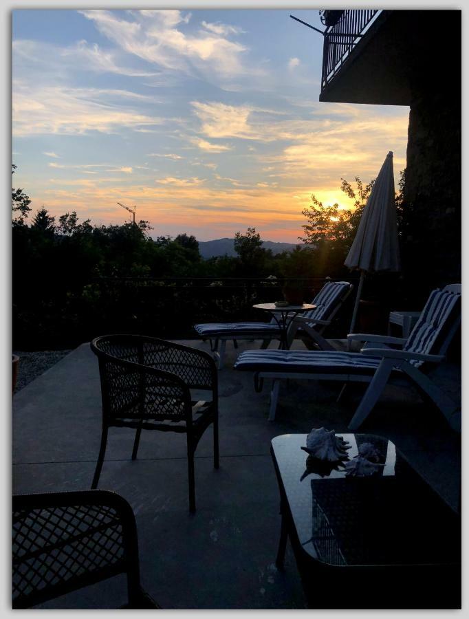 Bed and Breakfast Cascina Luvot Melazzo Exterior foto
